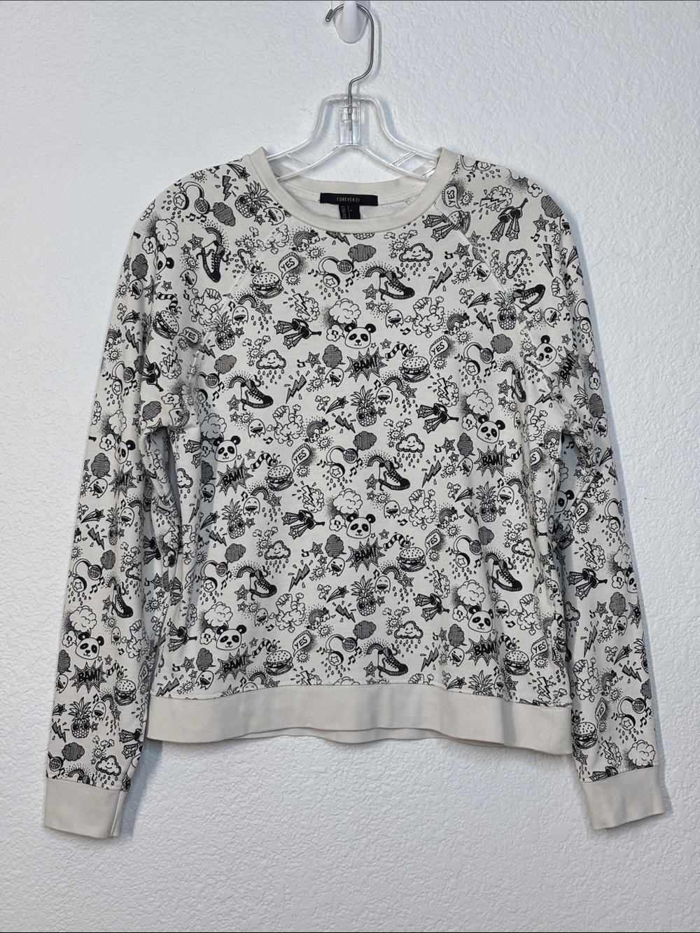 Forever 21 Long Sleeve Graphic Crewneck Lightweight Sweatshirt
